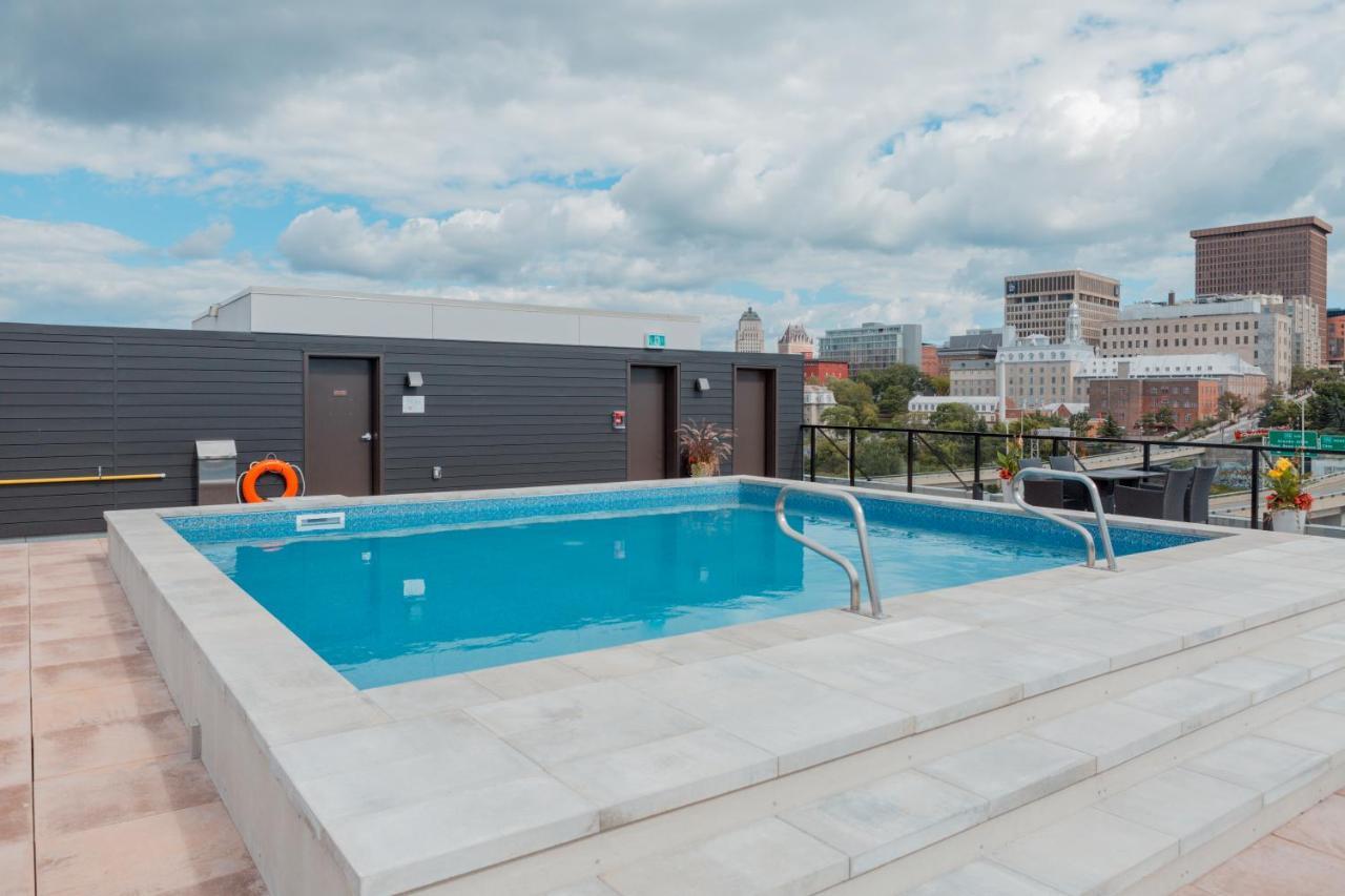 Condo Mid-Century Modern Style - Pool/Terrace مدينة كويبيك المظهر الخارجي الصورة